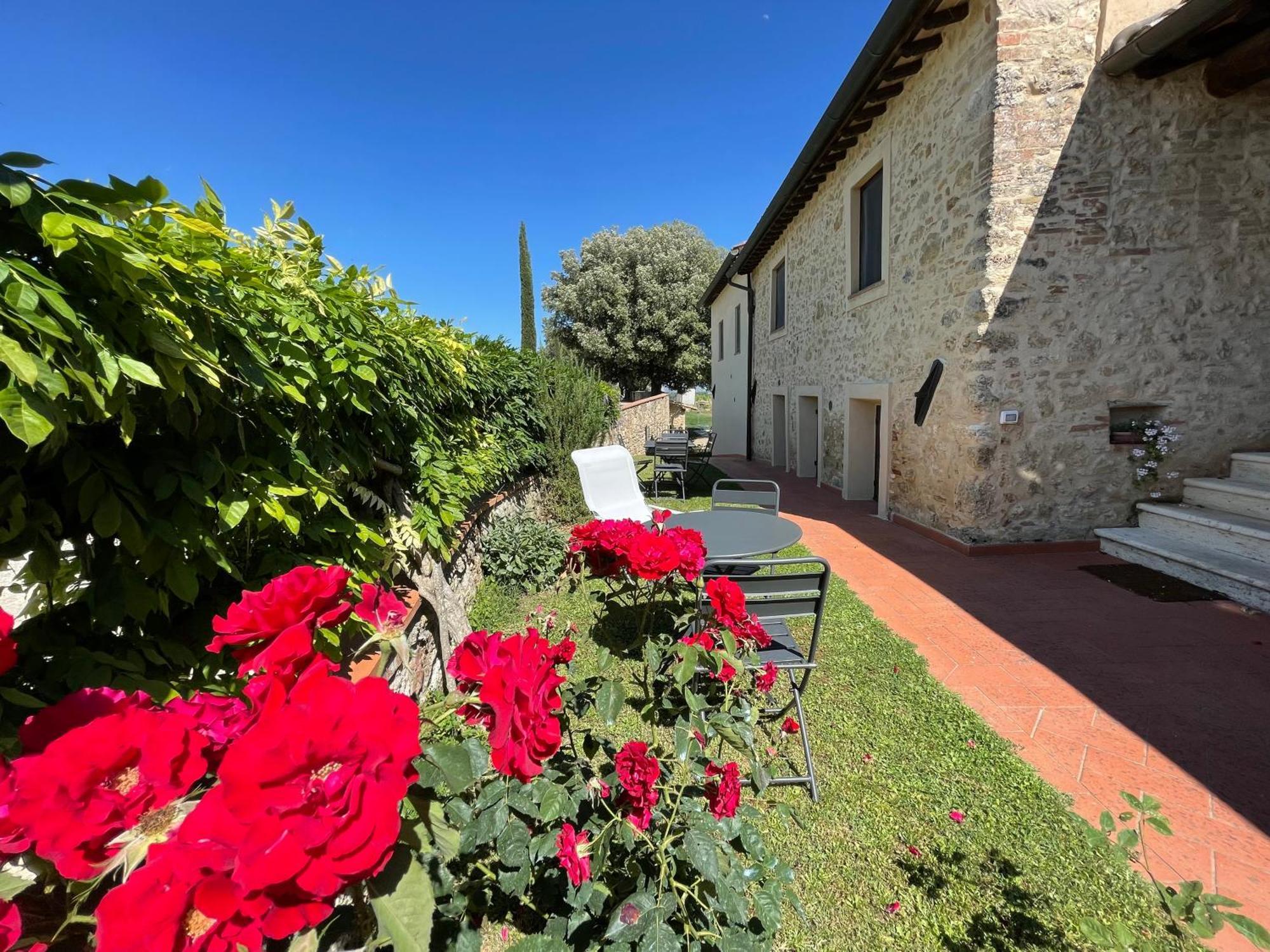 Agriturismo Castello Di Montauto San Gimignano Exterior photo